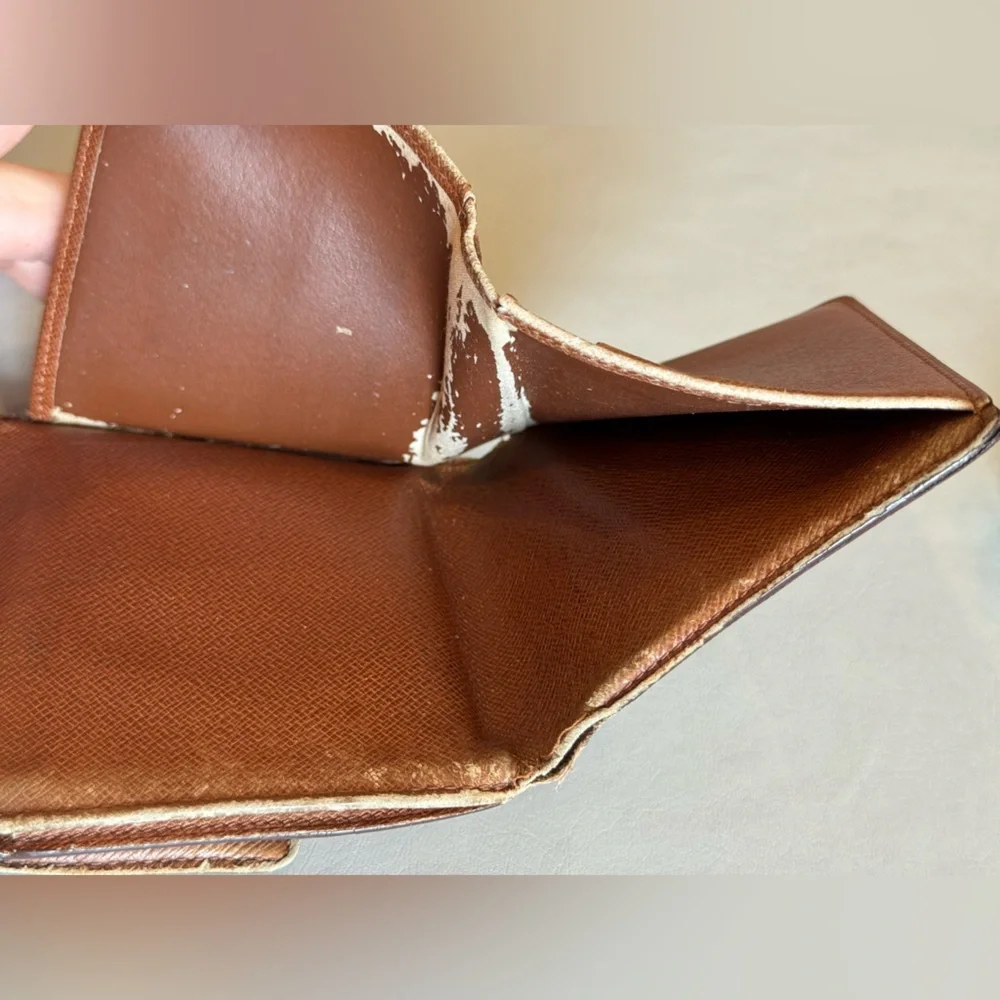 👛 Louis Vuitton Brown Monogram Elise Compact Wallet - Picture 11 of 15